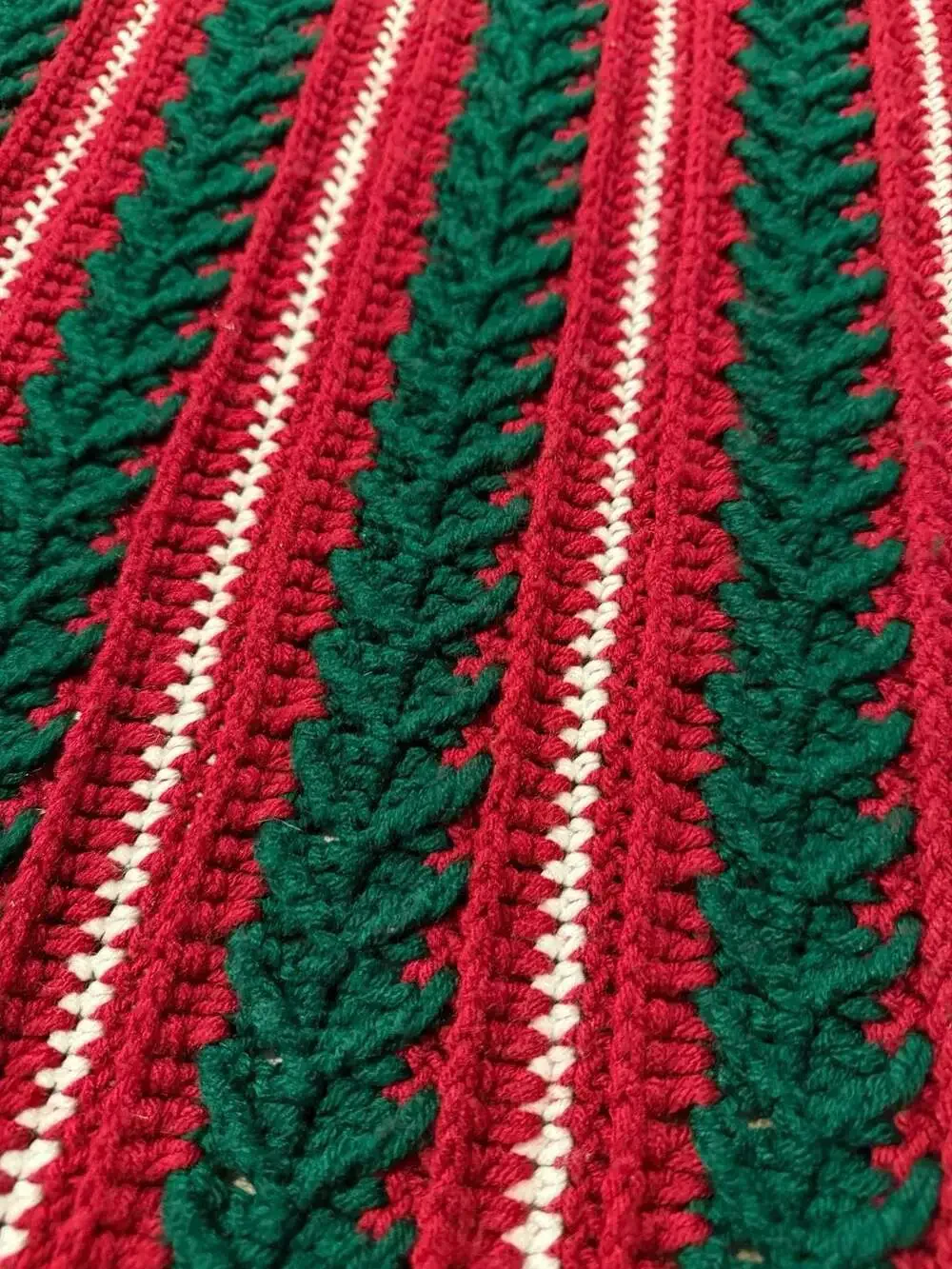 Vintage Handmade Christmas Crochet Mile-a-Minute Afghan Throw Blanket with Tasse
